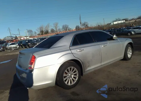 2012 Chrysler 300 z USA, uszkodzony, nr VIN 2C3CCAAG8CH113639